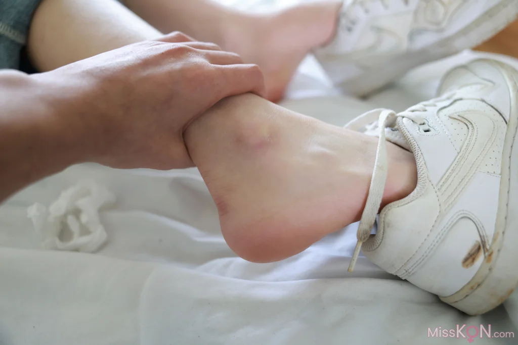 [MZSOCK爱美足] No.326: 妍妍 (90 photos + 1 video) – Page 2