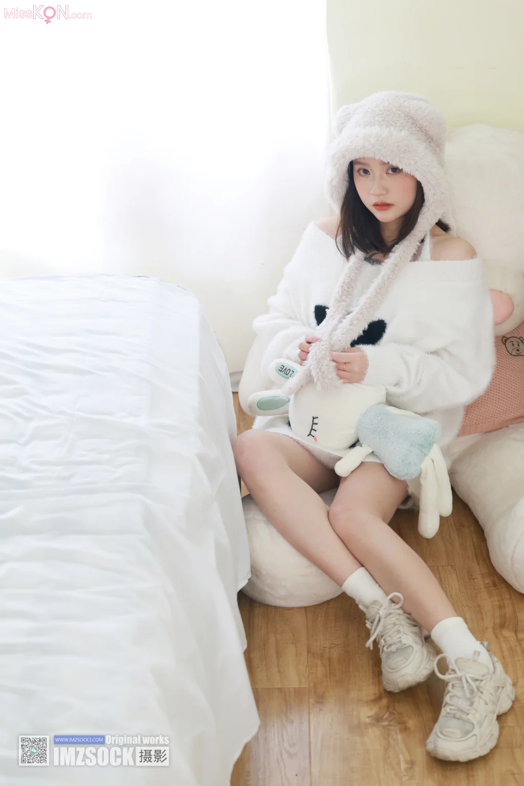 [MZSOCK爱美足] No.327: 小点心 (146 photos + 1 video)