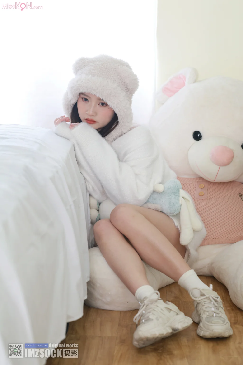 [MZSOCK爱美足] No.327: 小点心 (146 photos + 1 video)