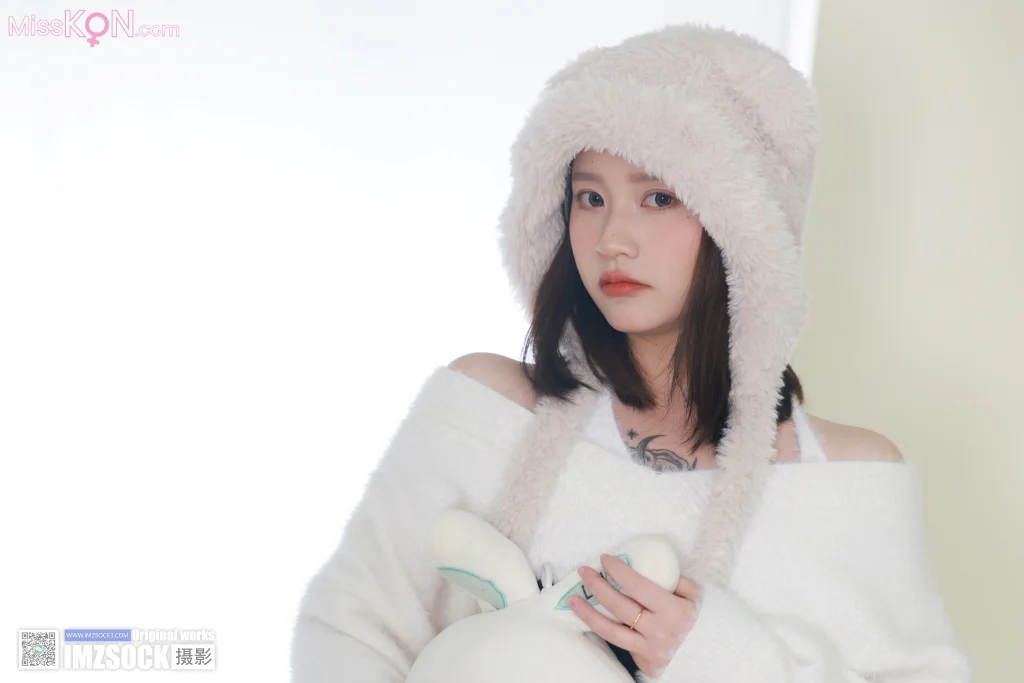 [MZSOCK爱美足] No.327: 小点心 (146 photos + 1 video)