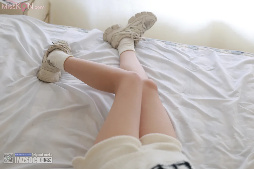 [MZSOCK爱美足] No.327: 小点心 (146 photos + 1 video) – Page 2