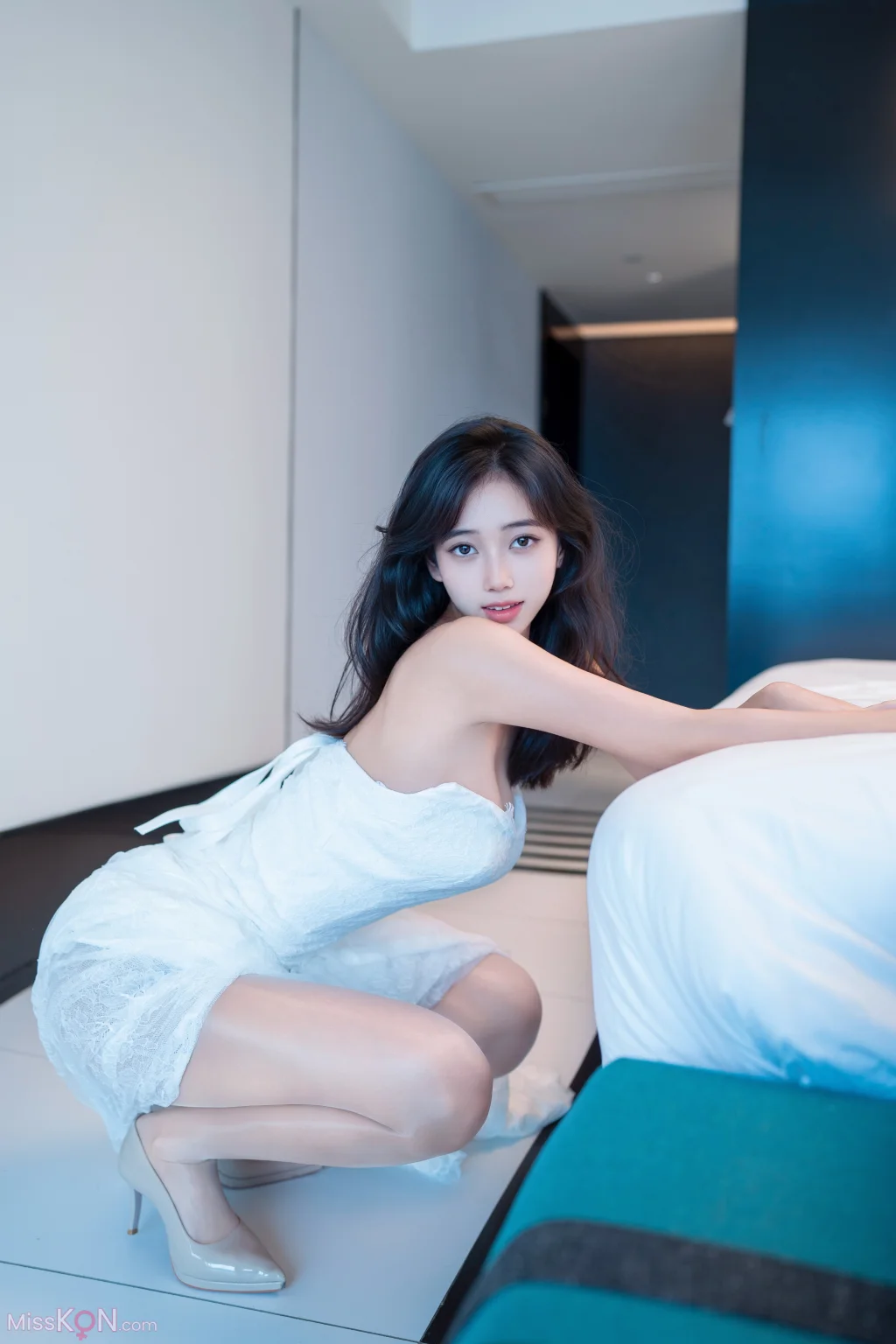[XR Uncensored] 时安安: R18 秀人网模特 白色蕾丝长裙VS无内肉丝 (93 photos)