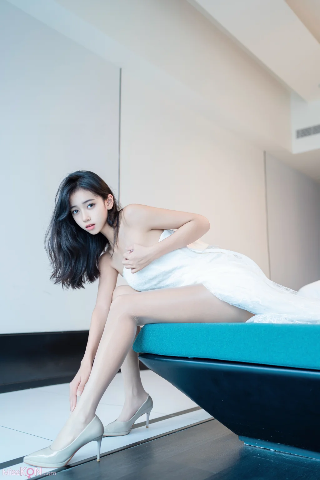 [XR Uncensored] 时安安: R18 秀人网模特 白色蕾丝长裙VS无内肉丝 (93 photos) – Page 2