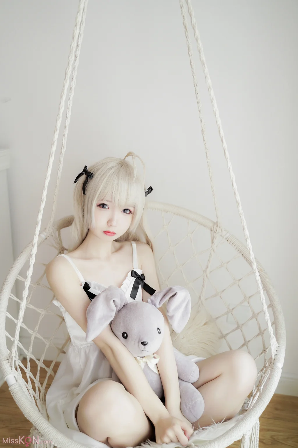 Coser@十万珍吱伏特: 穹妹白裙 (23 photos)