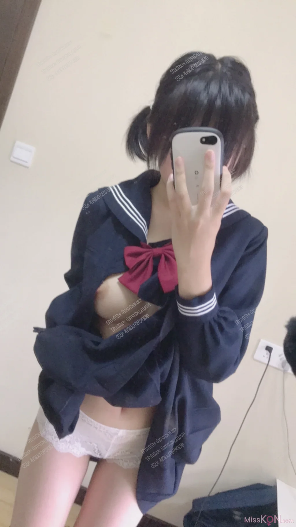 Coser@悠宝三岁: JK家中 (40 photos)