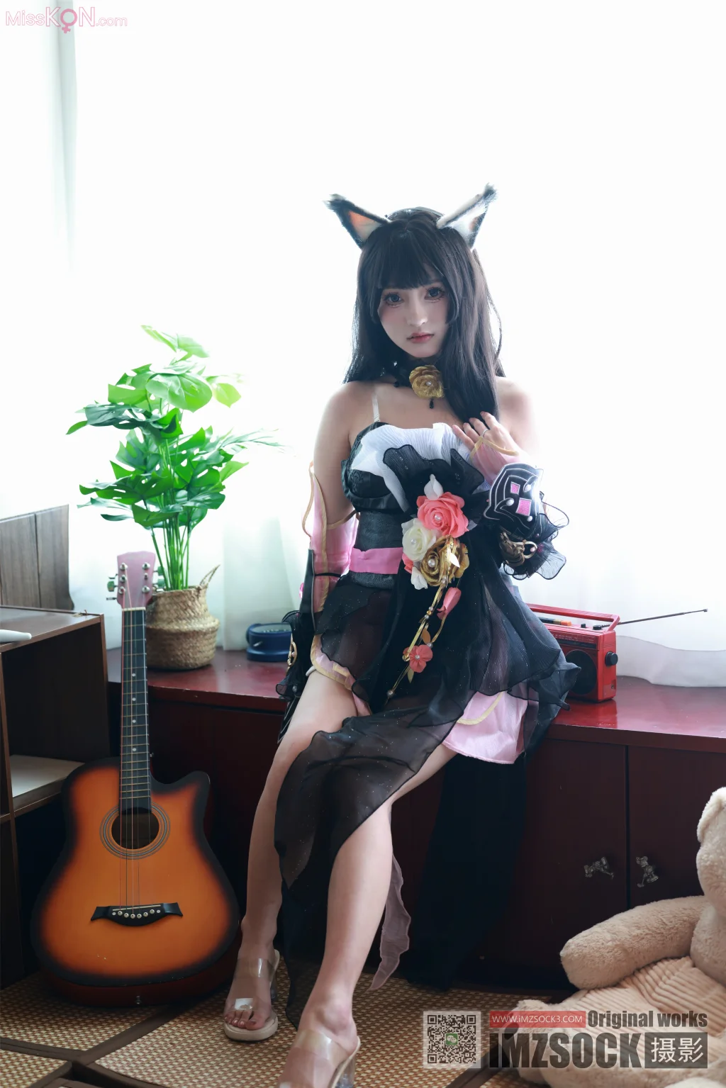 [MZSOCK爱美足] No.328: 茜茜 (98 photos + 1 video)