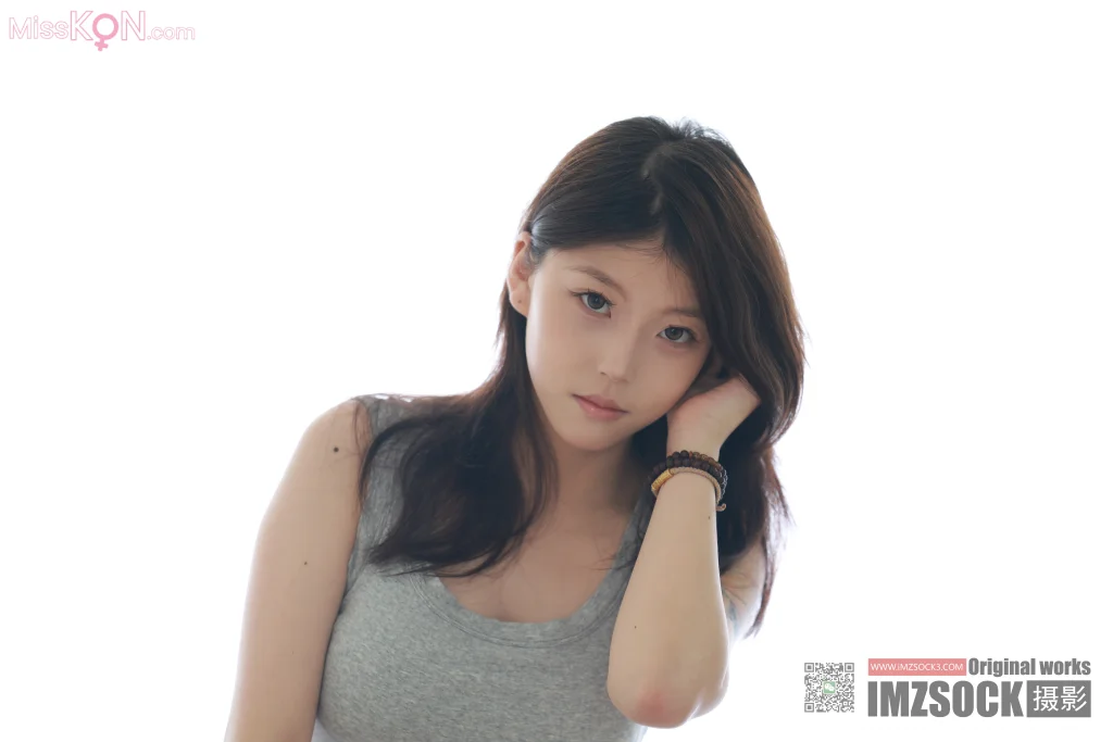 [MZSOCK爱美足] No.330: 毛毛 (82 photos + 1 video)