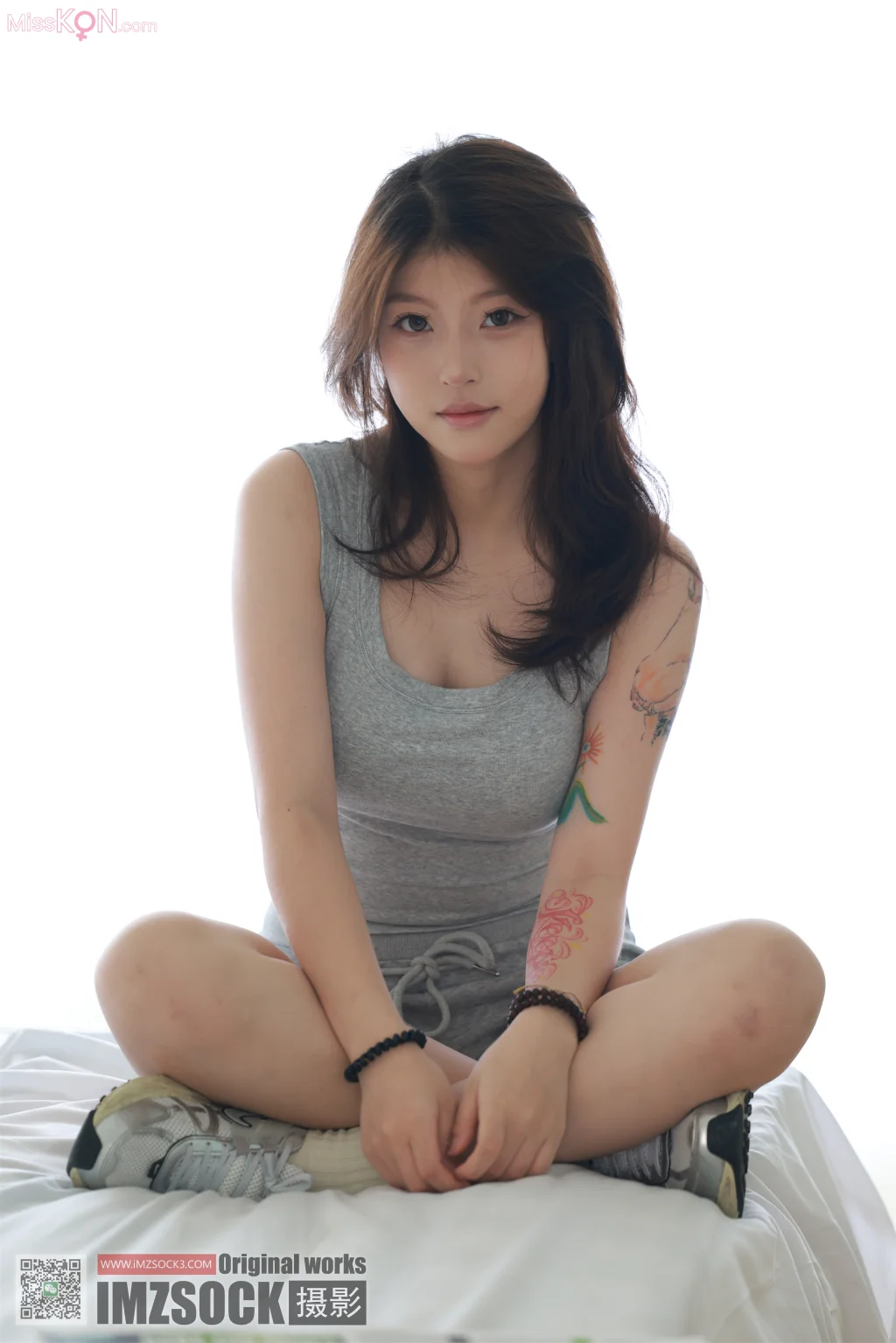 [MZSOCK爱美足] No.330: 毛毛 (82 photos + 1 video)