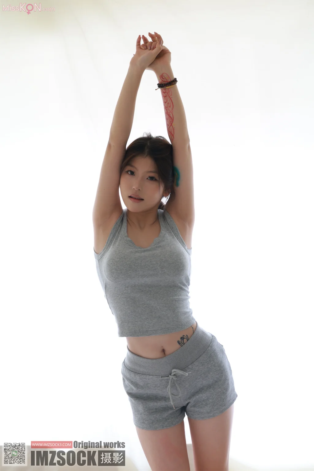 [MZSOCK爱美足] No.330: 毛毛 (82 photos + 1 video)