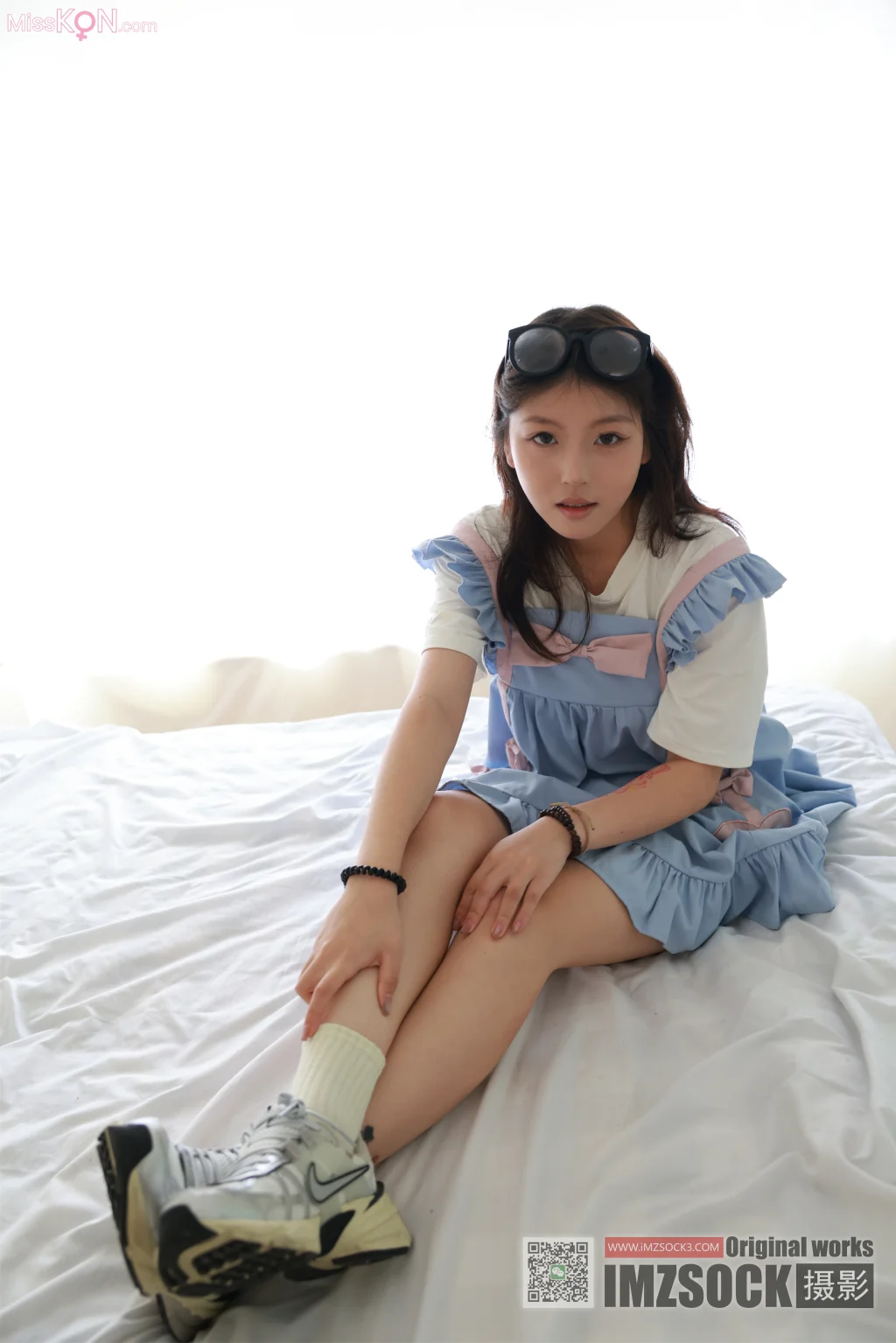 [MZSOCK爱美足] No.330: 毛毛 (82 photos + 1 video)