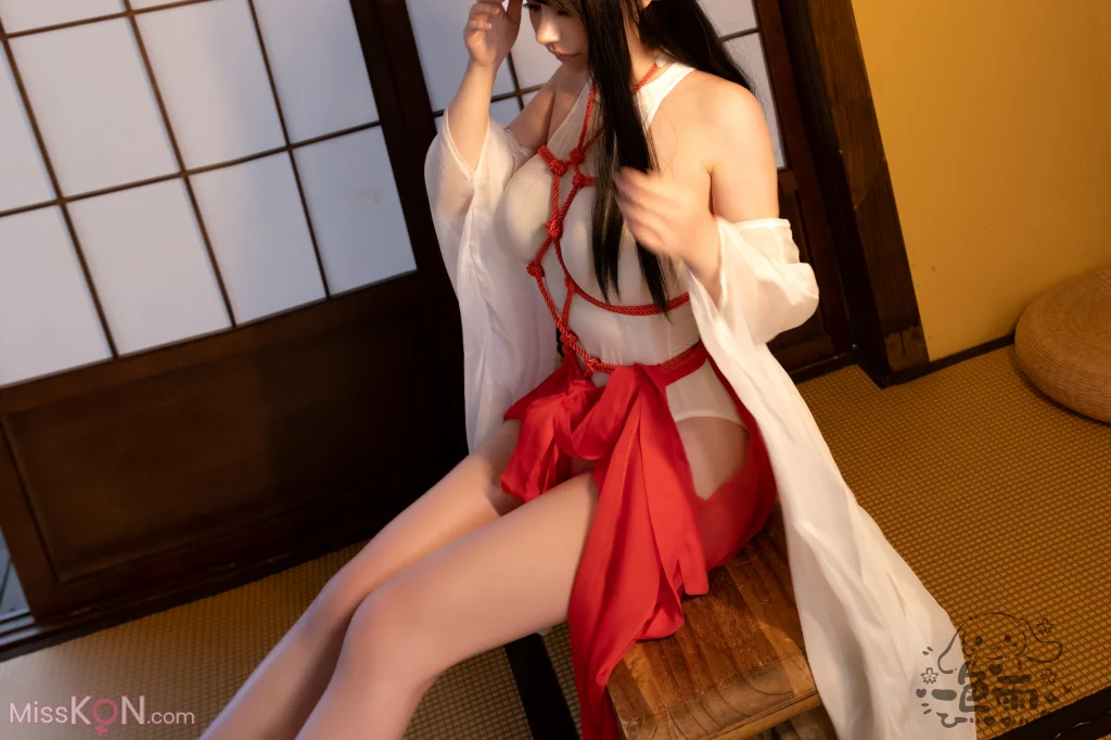 Coser@一色雨: 巫女 (30 photos)