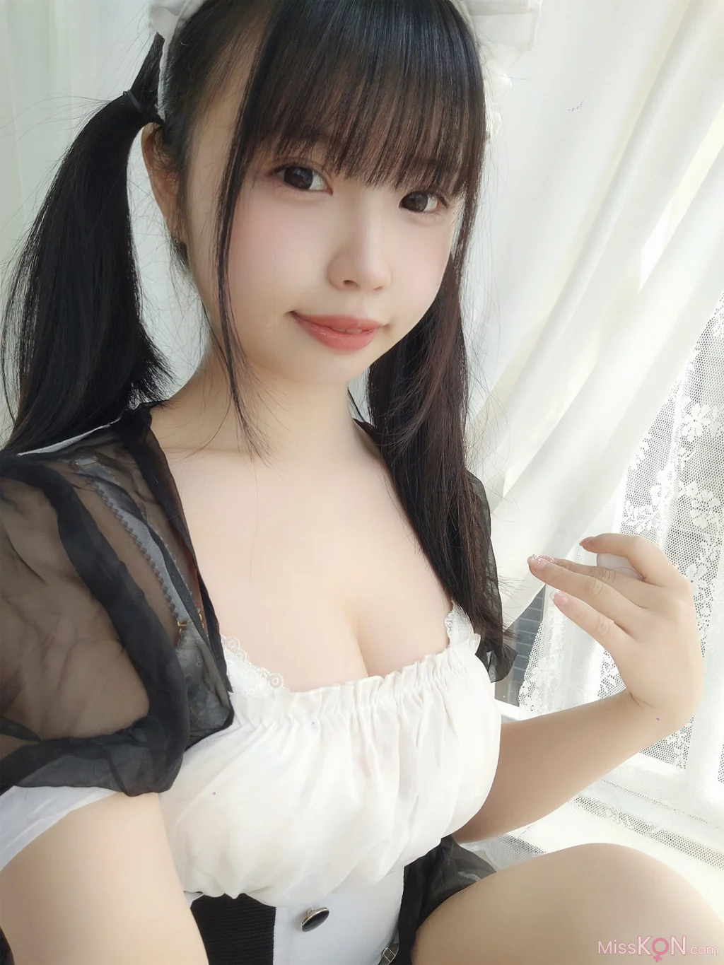 Coser@十万珍吱伏特: 臀恋妹抖 (56 photos)