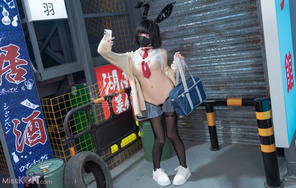 Coser@黏黏团子兔: 2025年10月作品 賽博逆JK (87 photos)