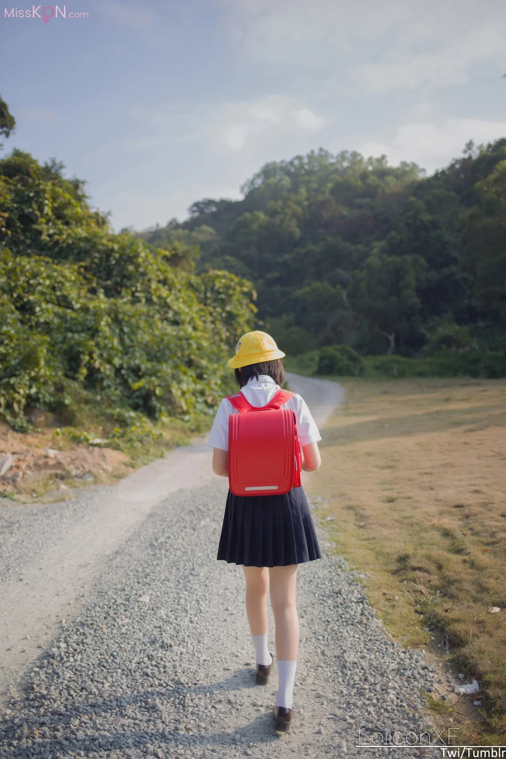 Coser@悠宝三岁: 幼稚园遇到坏人要求被脱衣服 (44 photos)