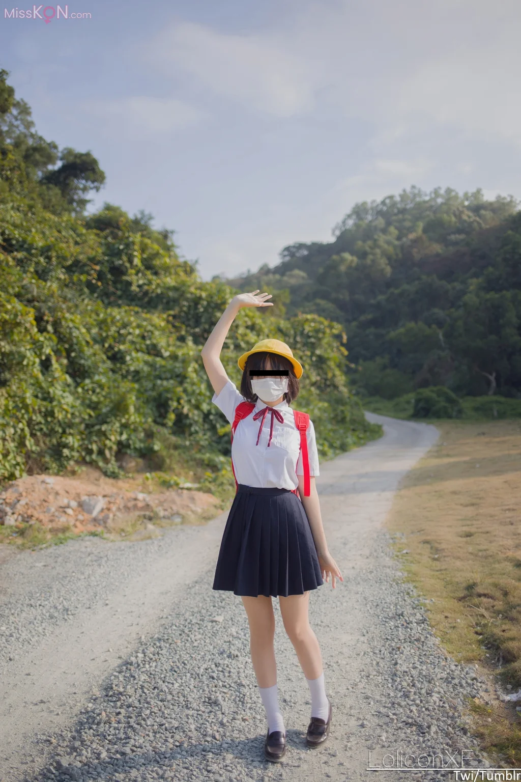 Coser@悠宝三岁: 幼稚园遇到坏人要求被脱衣服 (44 photos)