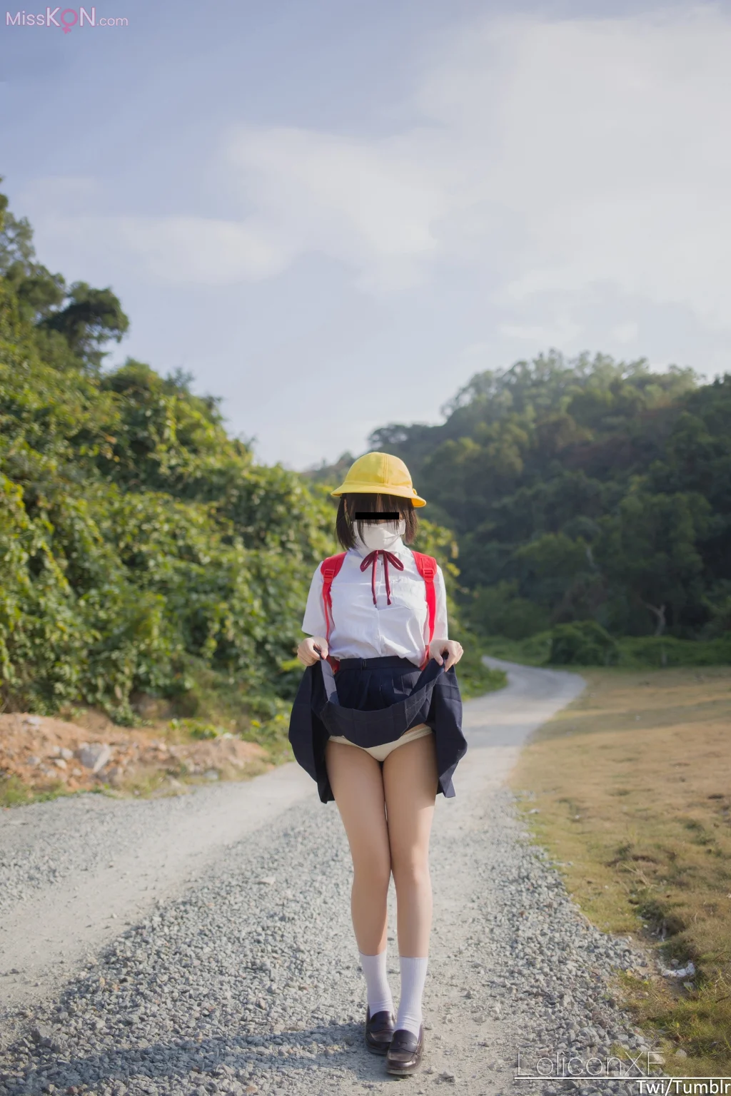 Coser@悠宝三岁: 幼稚园遇到坏人要求被脱衣服 (44 photos)