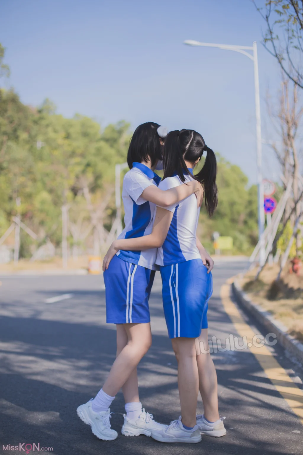 Coser@悠宝三岁: 马路与大学楼道露出 (53 photos)