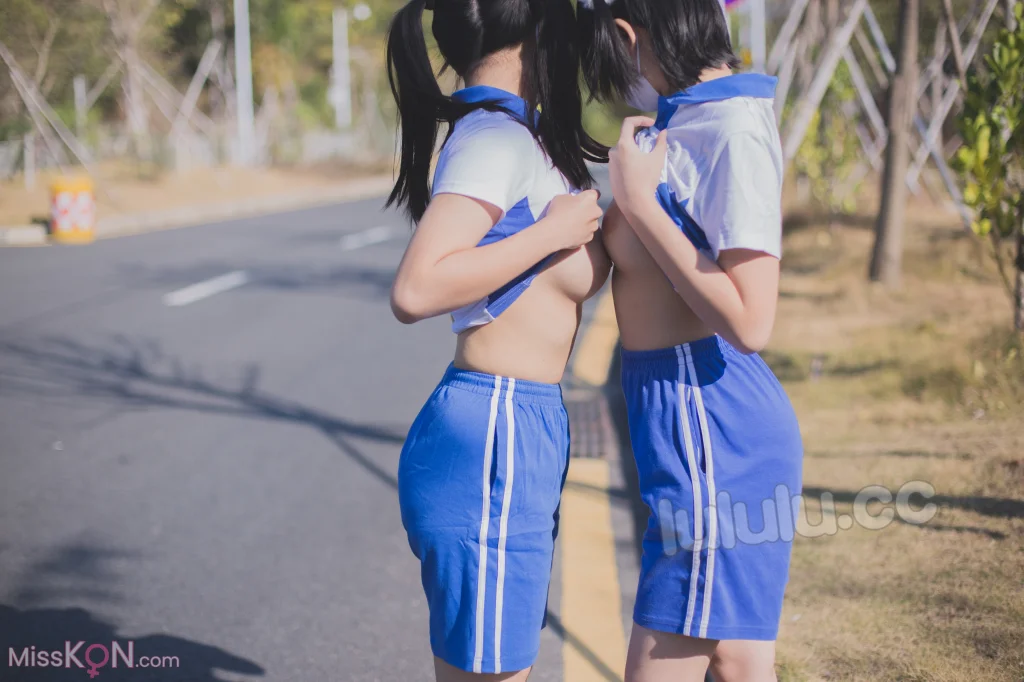 Coser@悠宝三岁: 马路与大学楼道露出 (53 photos) – Page 3