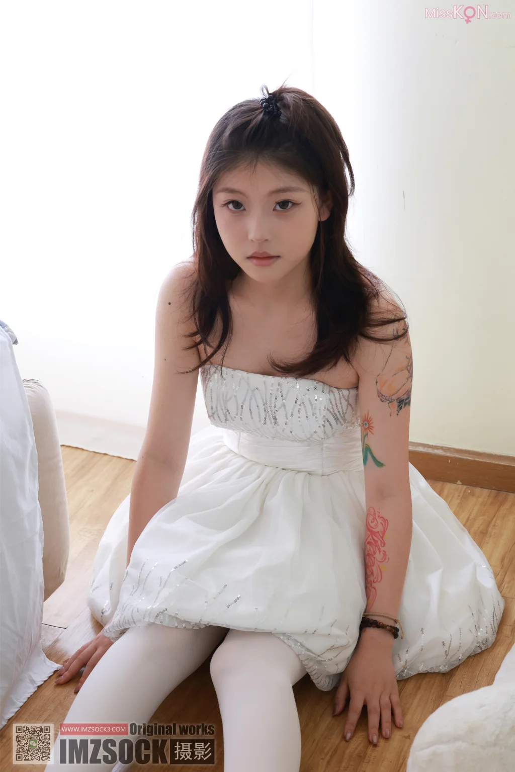 [MZSOCK爱美足] No.331: 毛毛 (138 photos + 1 video)