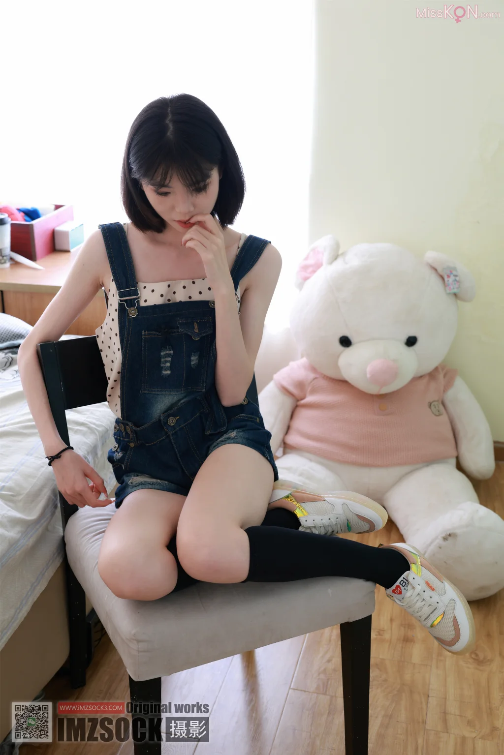 [MZSOCK爱美足] No.336: 秋秋 (117 photos + 1 video)