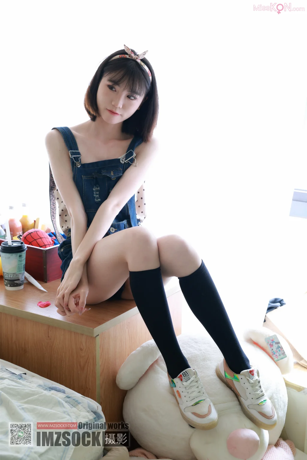 [MZSOCK爱美足] No.336: 秋秋 (117 photos + 1 video)