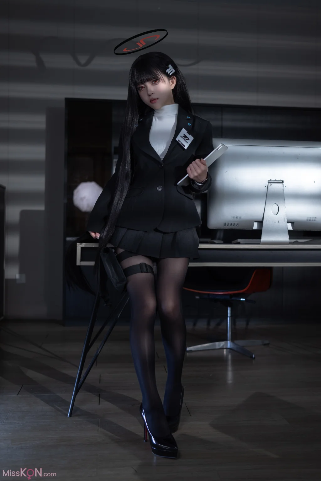 Coser@矢量鱼: 蔚蓝档案 调月莉音 黑丝OL (36 photos)