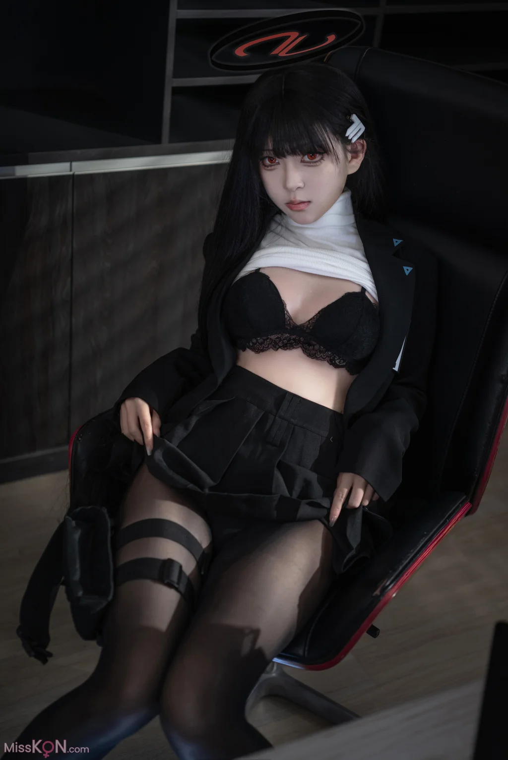 Coser@矢量鱼: 蔚蓝档案 调月莉音 黑丝OL (36 photos)