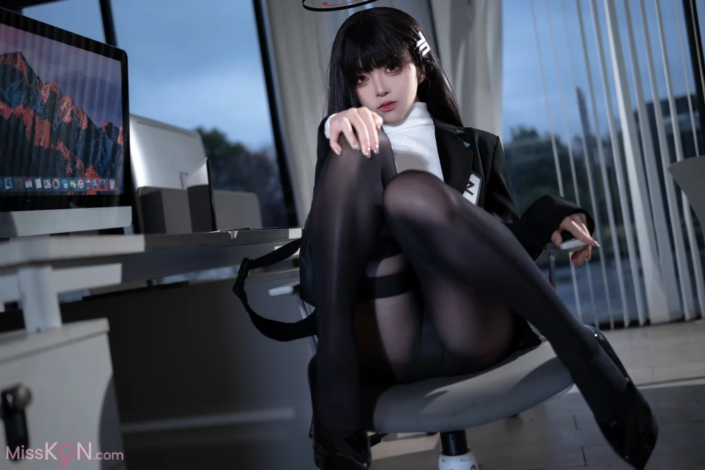 Coser@矢量鱼: 蔚蓝档案 调月莉音 黑丝OL (36 photos) – Page 2