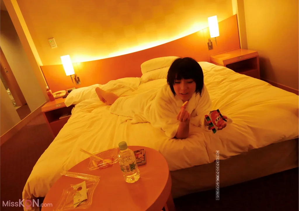 [JP] 阿部乃 みく: キカタン女優ハメ撮り写真集 Vol.33 貸します（リベラルアーツ） (114 photos) – Page 4