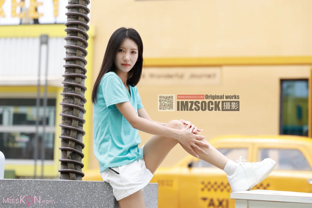[MZSOCK爱美足] No.339: 微微 (126 photos + 1 video)