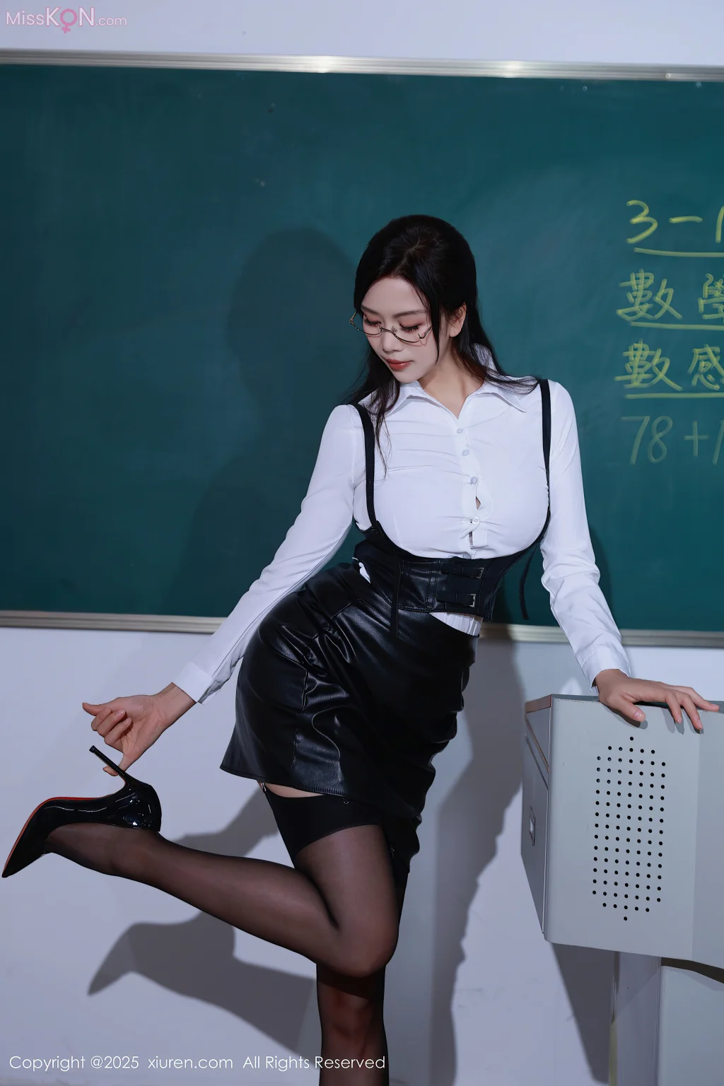 XIUREN No.10846: 玫瑰我爱你 (64 photos)