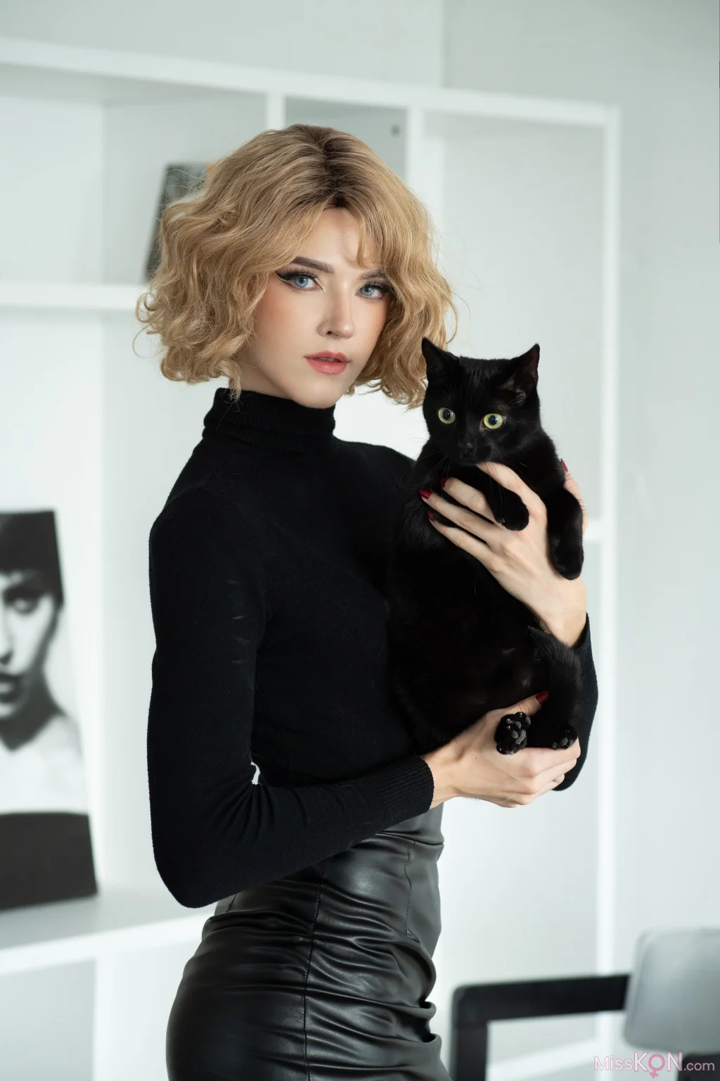 Coser@Candy_Ball: Catwoman (96 photos + 27 videos)