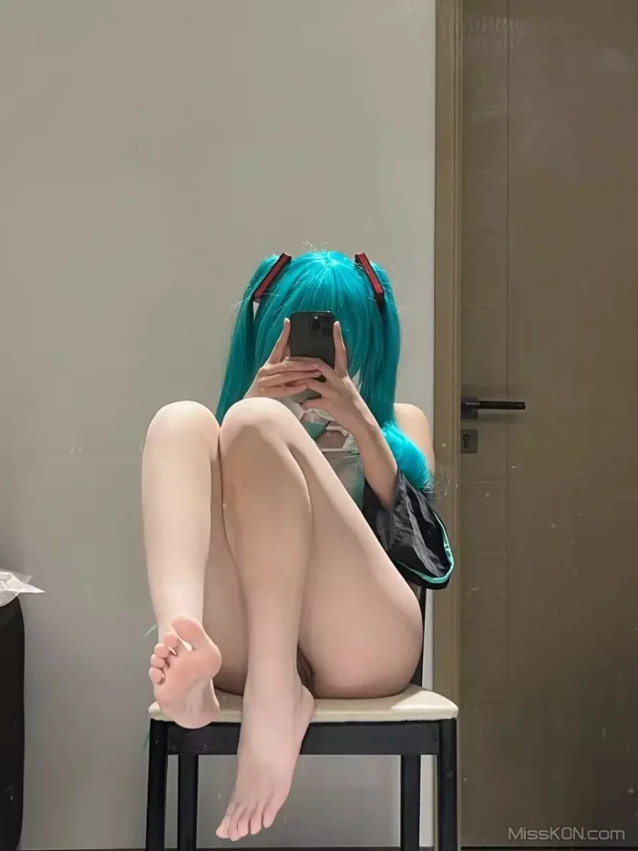Coser@悠宝三岁: 初音未来 (52 photos + 1 video) – Page 3