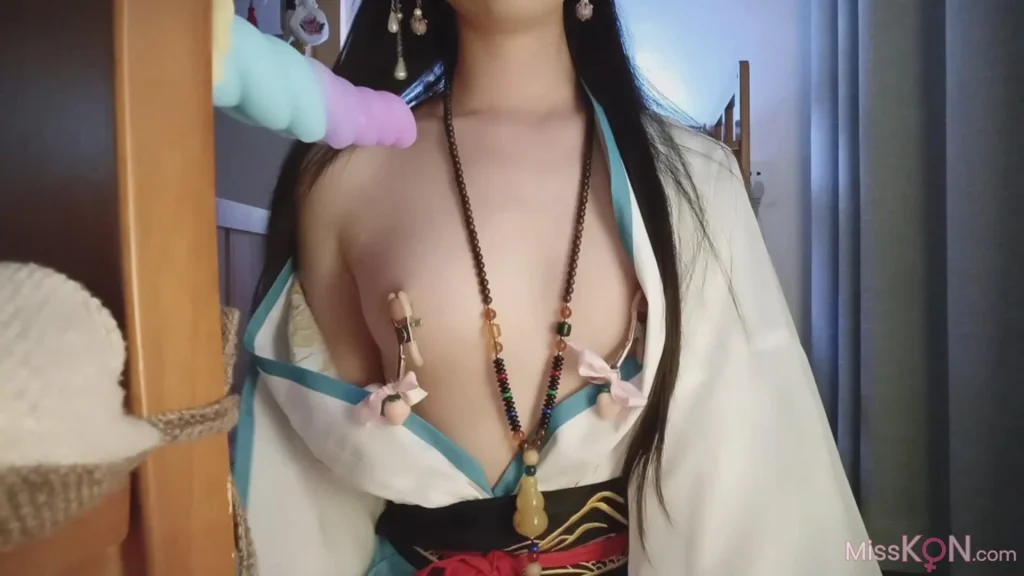 yeppy(zyouiii): 稚嫩萝莉Cos合集 (22 photos + 5 videos)