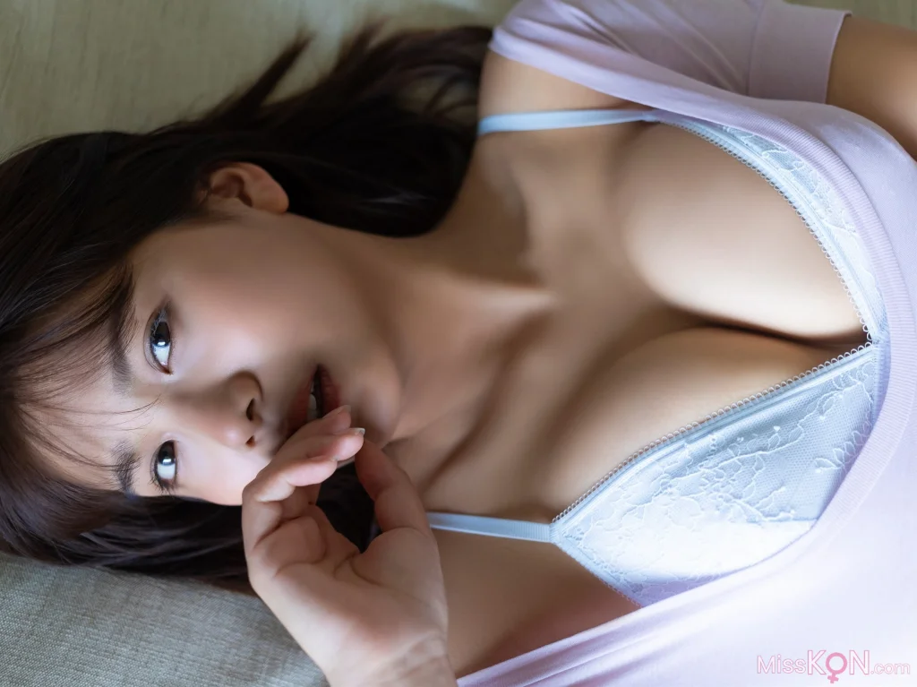 [JP] Nanami Asahi (朝日ななみ): 漫画アクションデジタル写真集 「楚々とした彼女」 (60 photos)