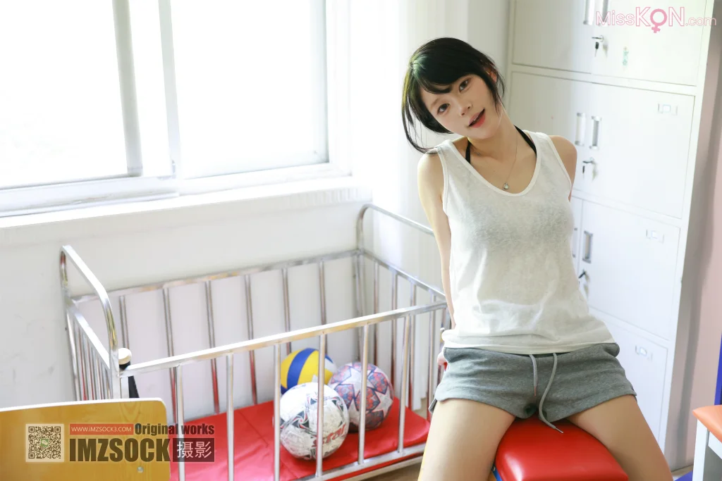 [MZSOCK爱美足] No.341: 琛琛 (96 photos + 1 video)