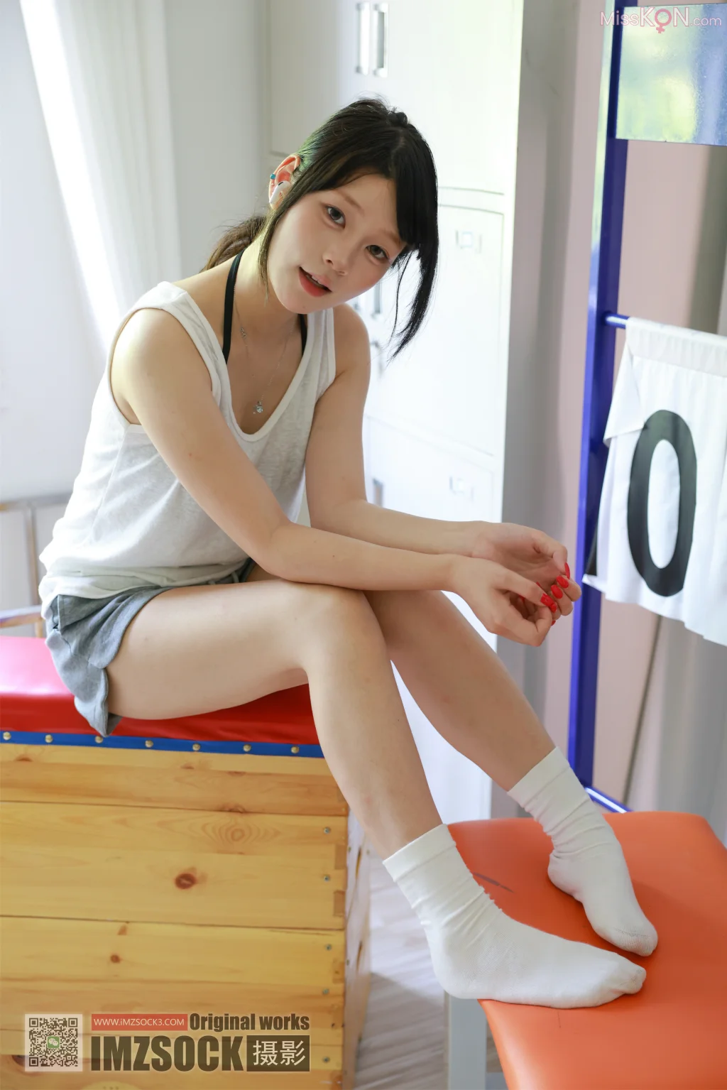 [MZSOCK爱美足] No.341: 琛琛 (96 photos + 1 video) – Page 2