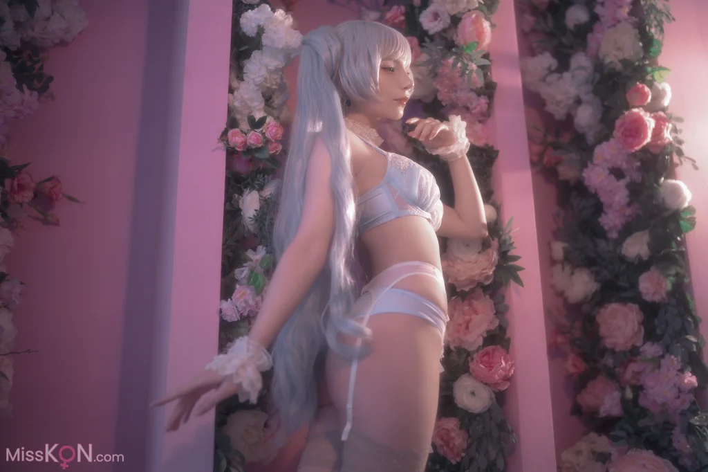 Coser@Michi Kyunn: Weiss in Flowers (60 photos)