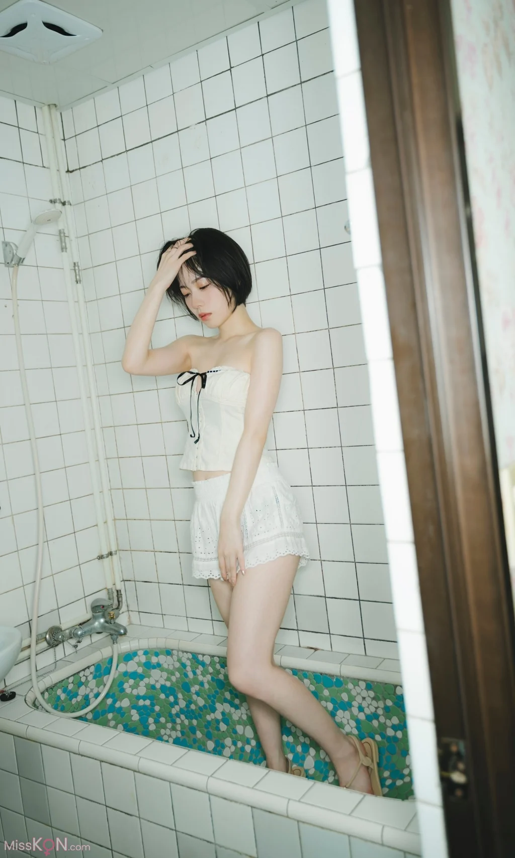 [JP] Karin Isobe (礒部花凜):『週プレ プラス！』アザーカット集「かりんとりっぷ～prologue～」 (週プレ PHOTO BOOK) (41 photos)