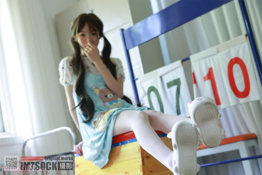 [MZSOCK爱美足] No.342: 秋秋 (134 photos + 1 video)