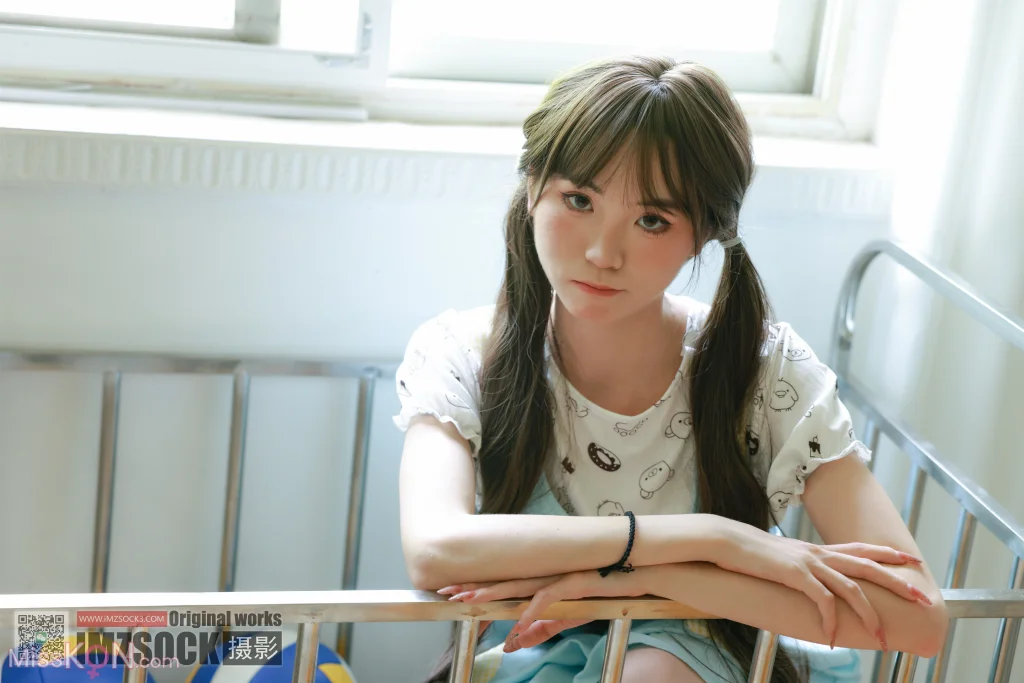 [MZSOCK爱美足] No.342: 秋秋 (134 photos + 1 video)