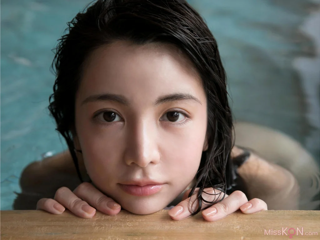 [JP] Miu Nakamura (仲村美海): 週刊ポストデジタル写真集 『背中を流して』 (47 photos) – Page 2