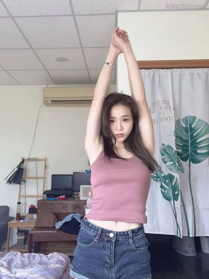 顶级泄密: 纯欲 期 五位纯欲反差婊私拍流出 (564 photos + 57 videos)