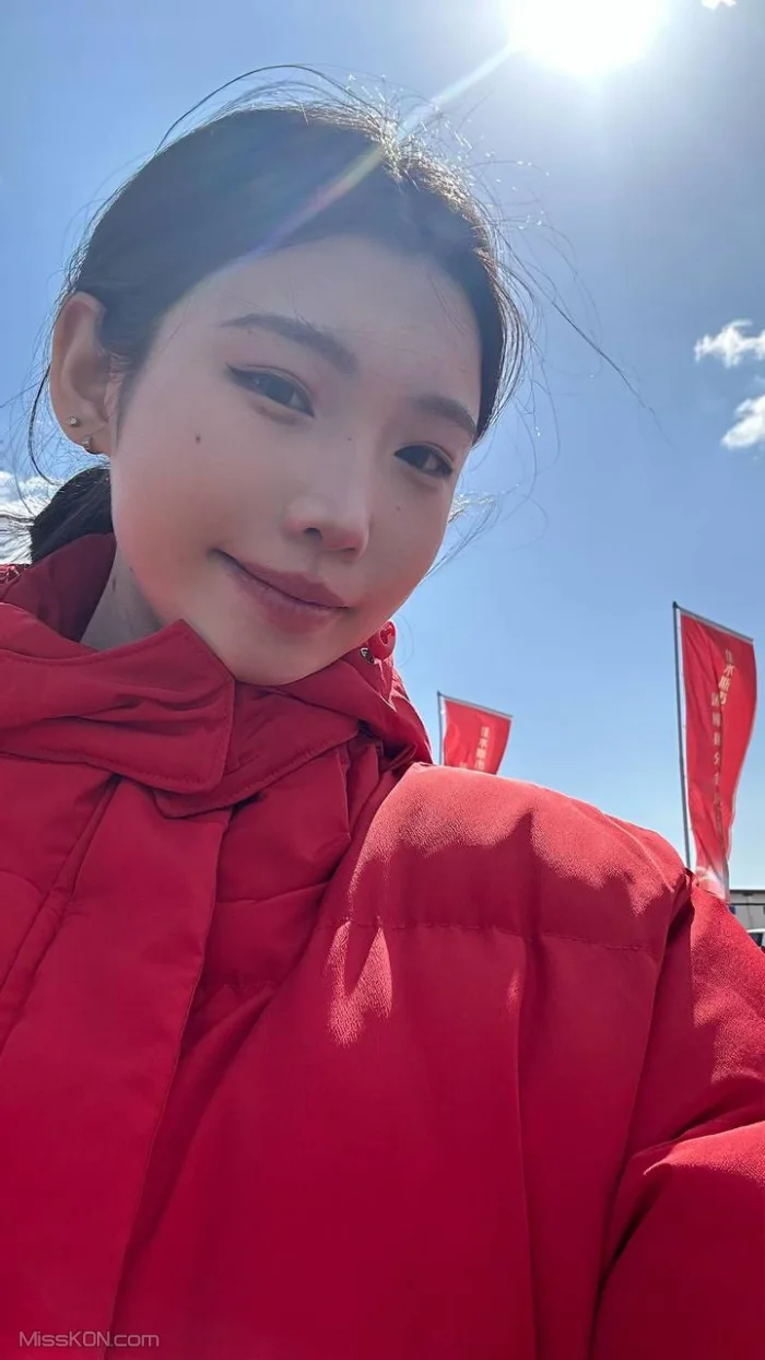 李丽娜: 黑龙江高颜值艺术系女大学生 (38 photos + 10 videos)