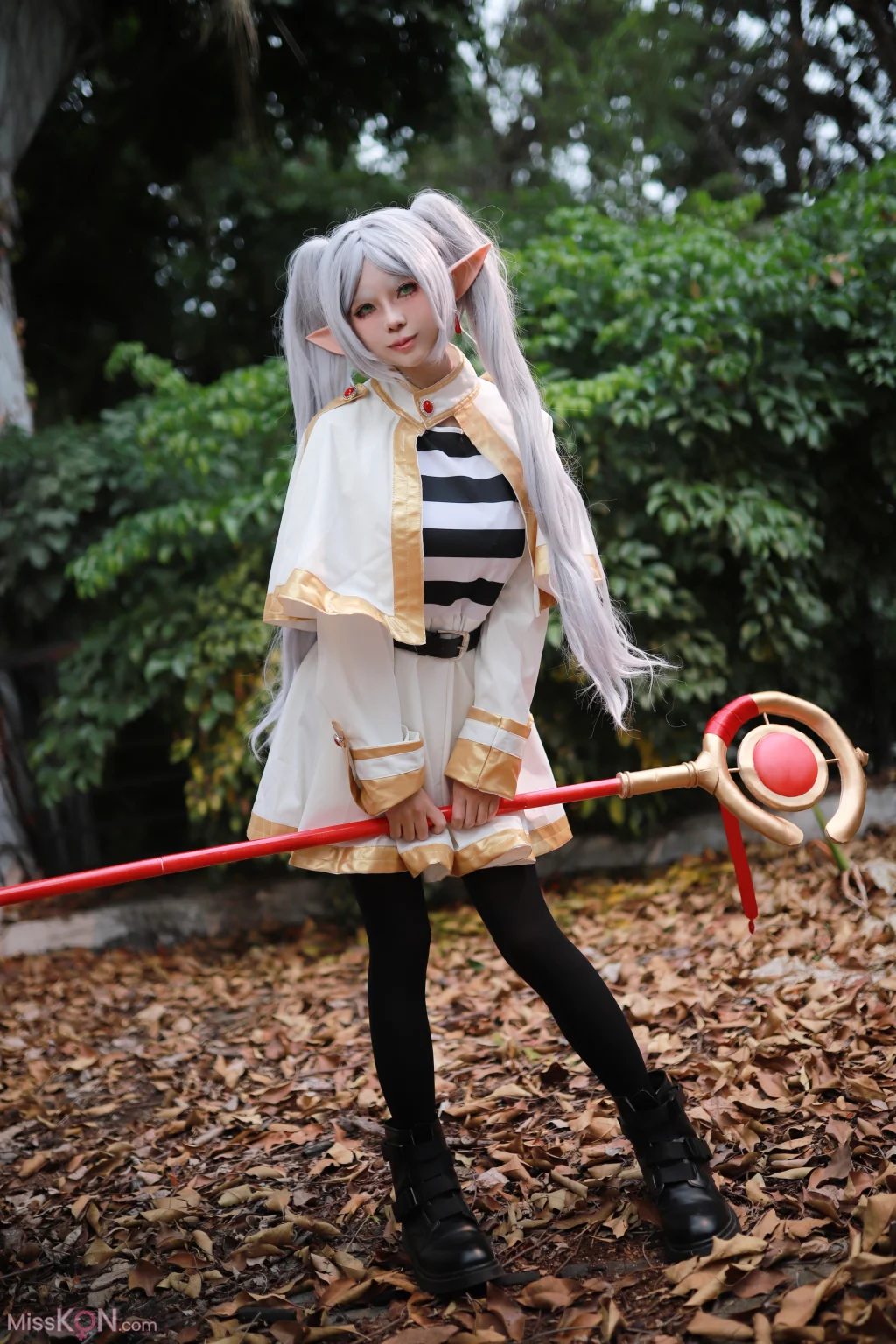 Coser@上杉绘梨落: 葬送的芙莉莲 (44 photos)