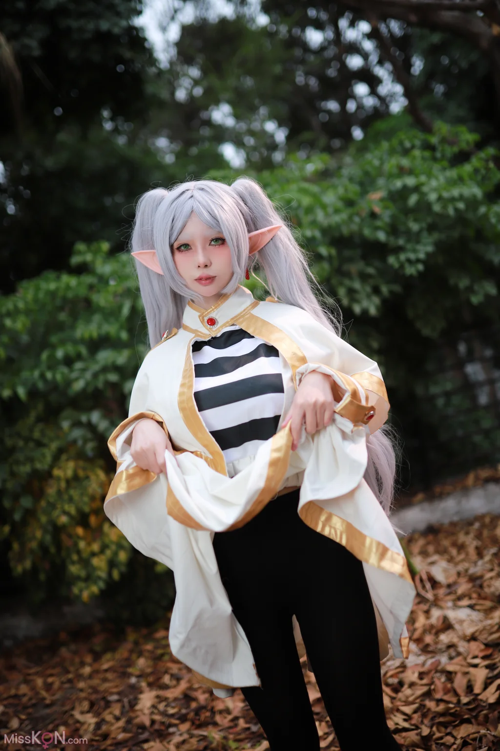 Coser@上杉绘梨落: 葬送的芙莉莲 (44 photos)