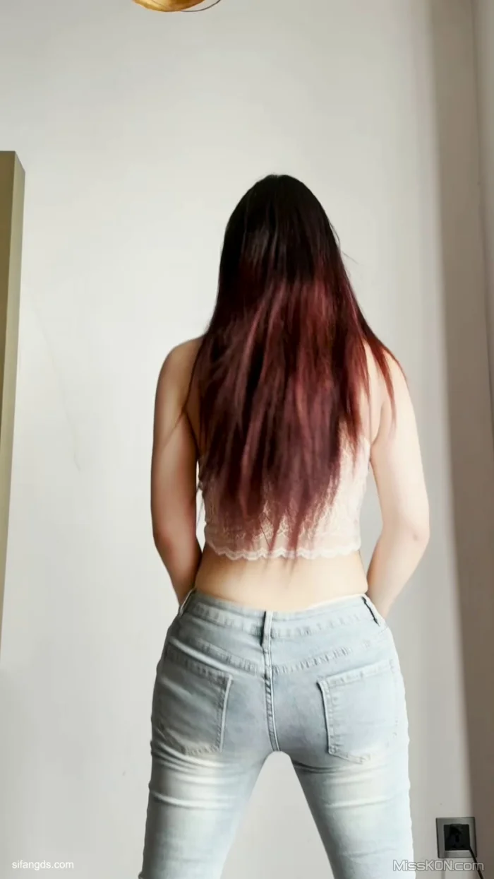 迷鹿: 极品变装裸舞女神最新定制合集 (45 photos + 20 videos)