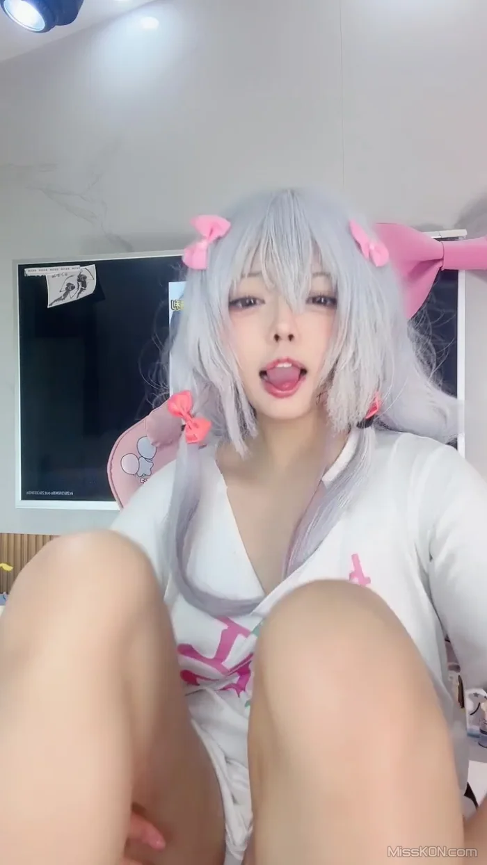 张婉萌: 二次元校花 美到炸 尺度突破 (26 photos + 3 videos) – Page 2