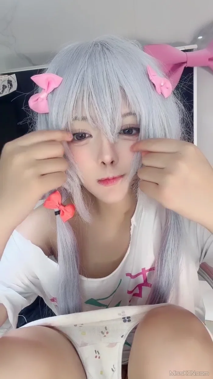 张婉萌: 二次元校花 美到炸 尺度突破 (26 photos + 3 videos) – Page 2