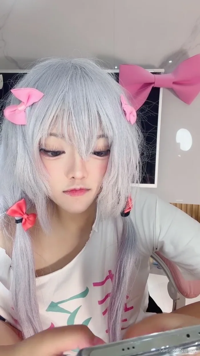张婉萌: 二次元校花 美到炸 尺度突破 (26 photos + 3 videos) – Page 2